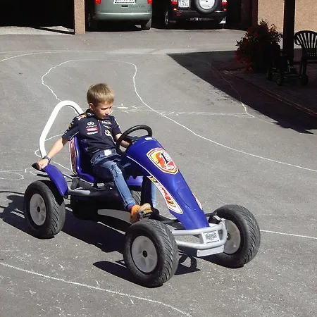 索尔霍夫公寓 * Schöder