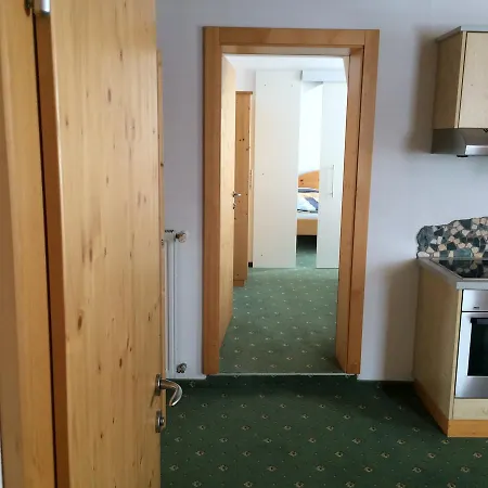 索尔霍夫公寓 *